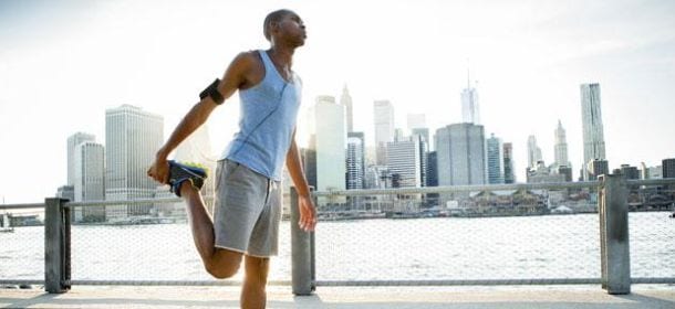 Stretching per scaldare i muscoli? Aumenta il rischio di lesioni ai tendini