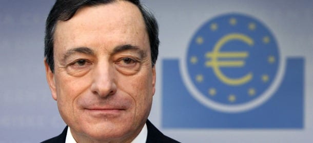 La Banca Centrale Europea taglia i tassi d'interesse. Svolta strategica di Draghi