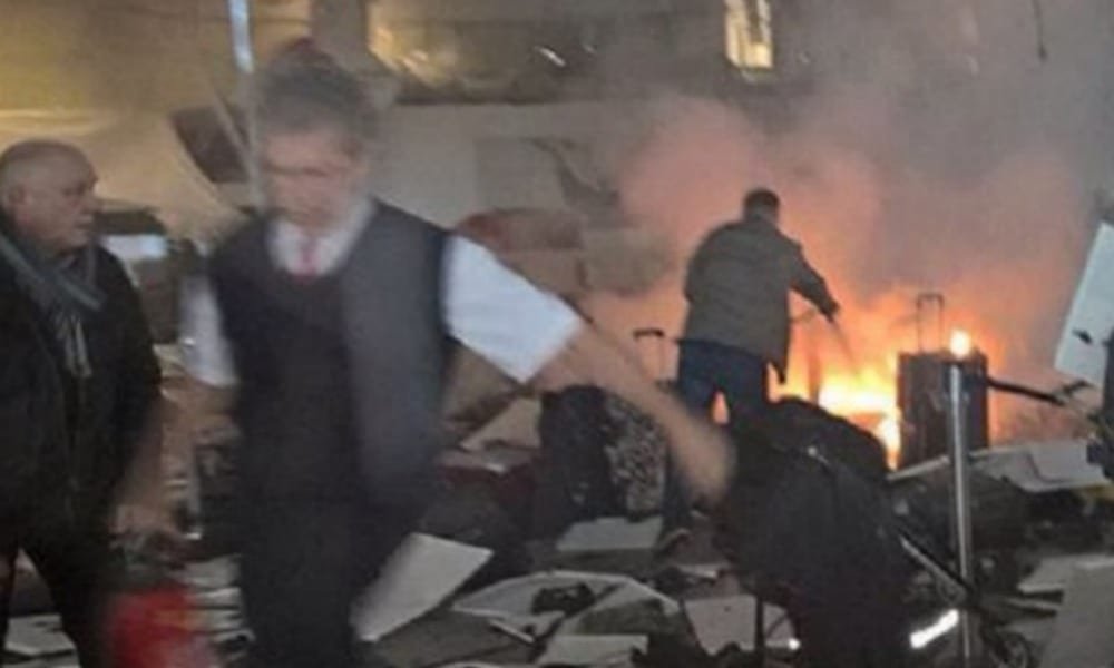 Istanbul piomba nel terrore. Attentato all'aeroporto [VIDEO]