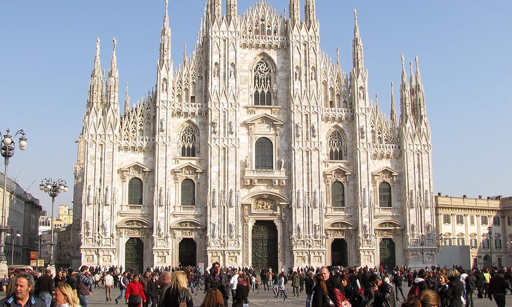 Milano, turista passa la notte nel Duomo. Polemiche sulla sicurezza