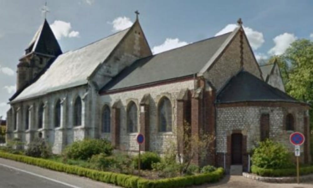 Francia di nuovo nel terrore: a Rouen parroco sgozzato da 2 uomini
