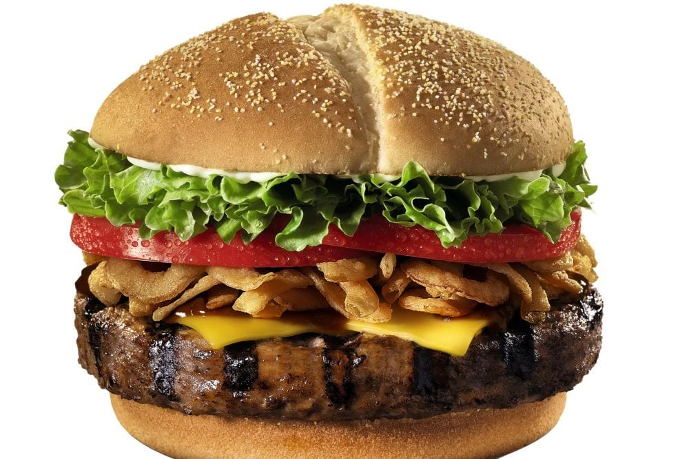 McDonald's: il panino non arriva, due donne picchiano il cassiere [VIDEO]