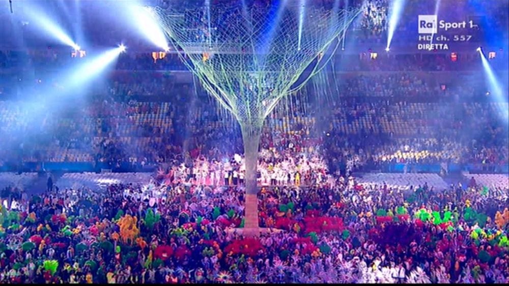 Cerimonia chiusura Olimpiadi 2016: la festa sotto il diluvio [VIDEO]