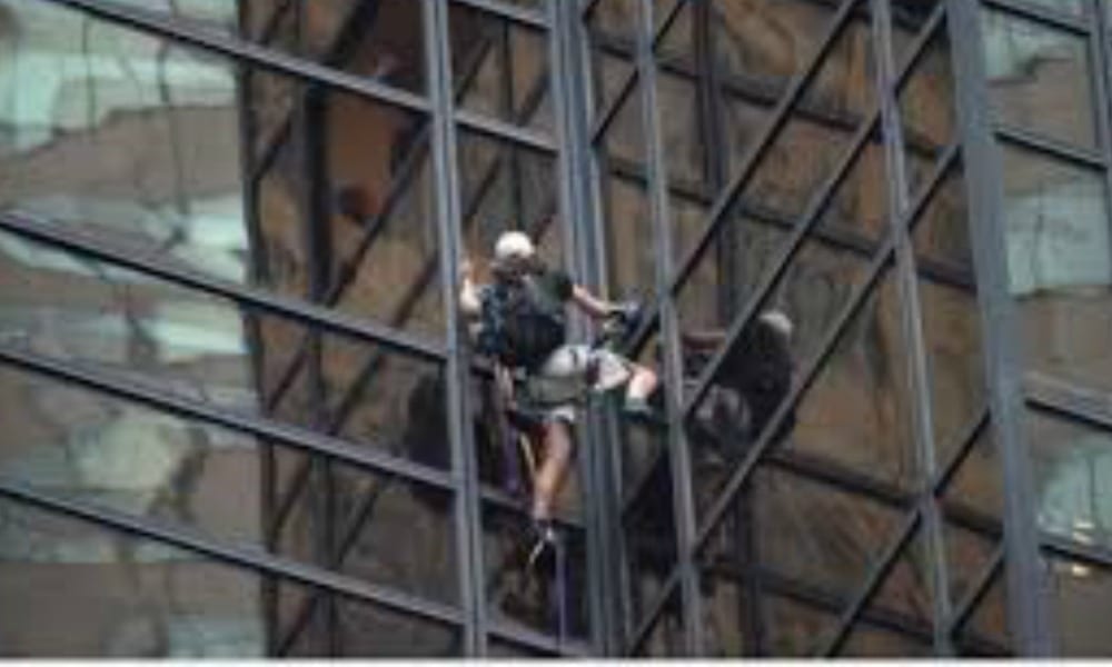 Scala la Trump Tower di New York per parlare con Donald Trump [VIDEO]