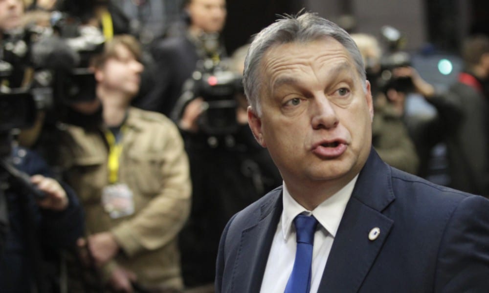 Migranti, la soluzione choc di Orban getta l'Europa nell'incubo della deportazione