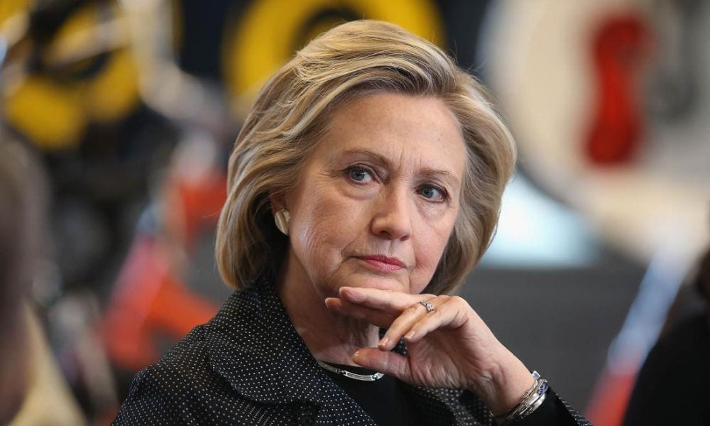 Hilary si dimette a causa della malattia: ora cosa succede?