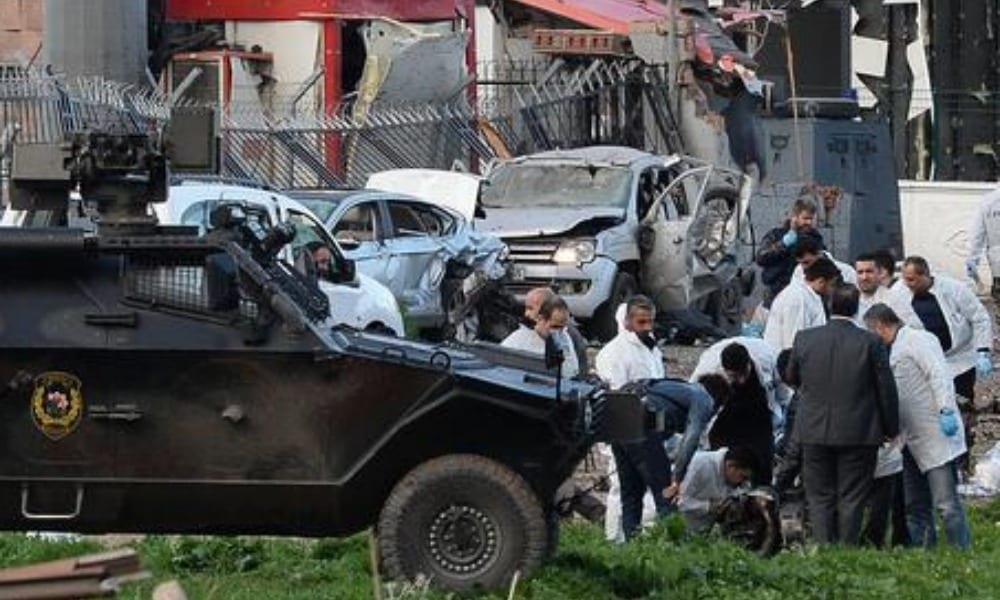 Attentato in Turchia 17 vittime tra militari e civili