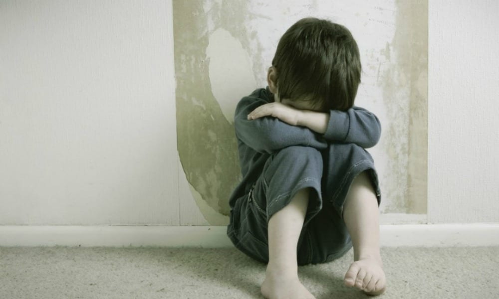 Pedofilia: in Italia bambini in pericolo. Nel 2015 più di 5.000 vittime