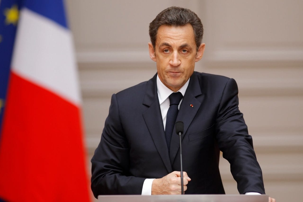 Francia, Sarkozy battuto al voto: lascia la politica?