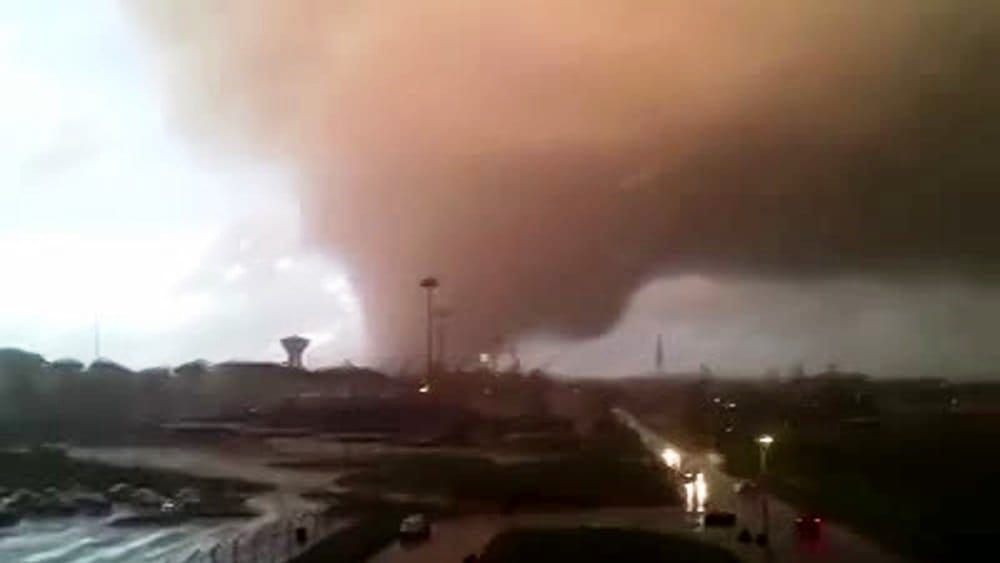 Maltempo nel Lazio, tromba d'aria: due morti e diversi feriti [VIDEO]