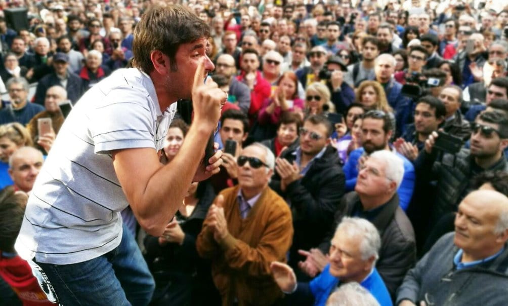 Alessandro Di Battista (M5S), ironia social: la sua rabbia come un film [VIDEO]