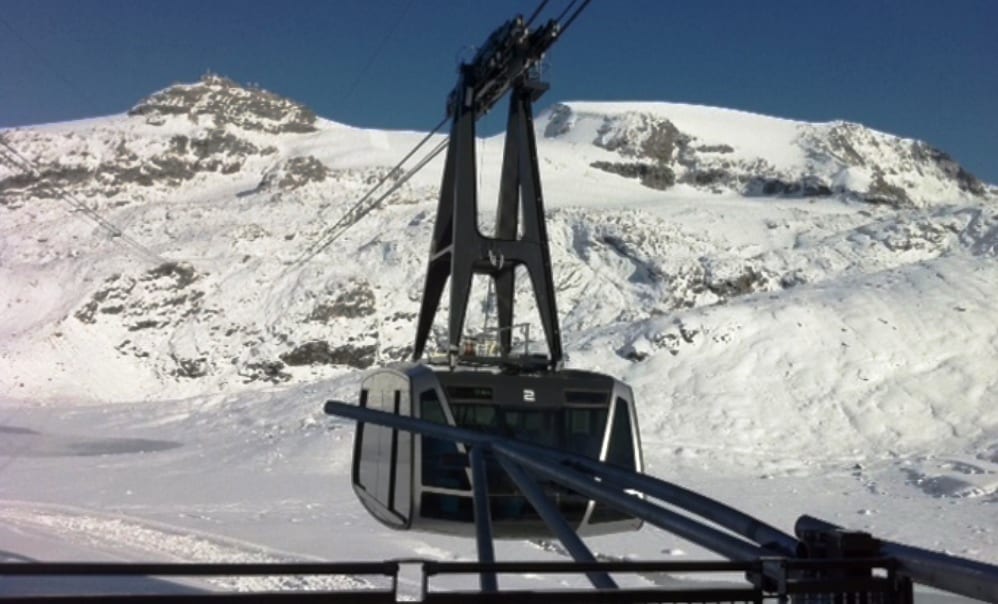 Cervinia, sospesi in funivia a 2500 metri: ecco come li hanno salvati [VIDEO]