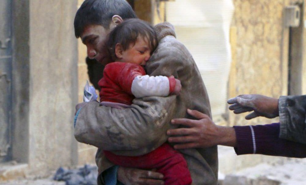 Aleppo Day, 4 mila bambini in trappola: rischiano la morte [VIDEO, ATTENZIONE IMMAGINI FORTI]