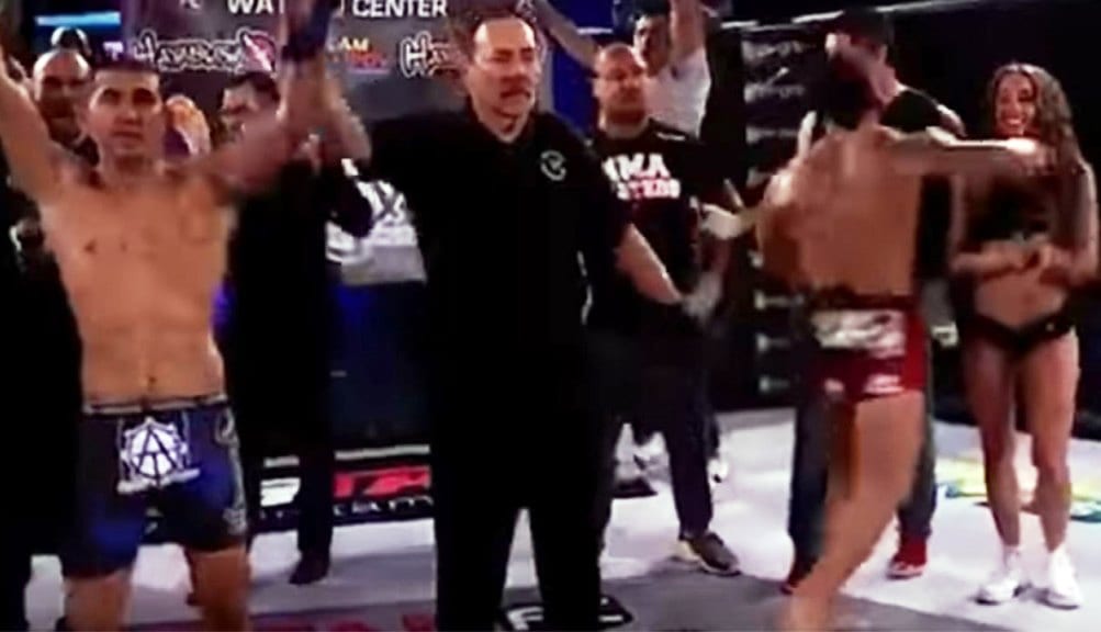 Shock sul ring: Andrew "la Bestia" furioso per la sconfitta "stende" una ragazza [VIDEO]