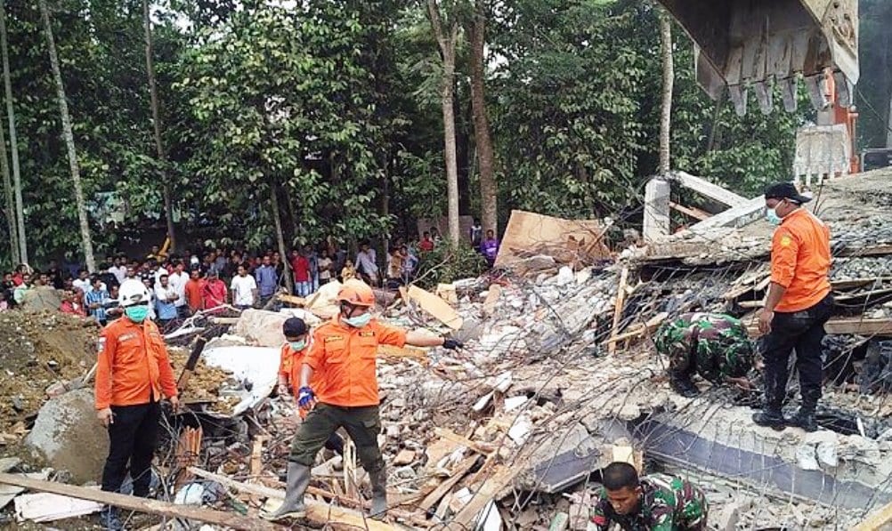 Terremoto violentissimo a Sumatra, decine di morti [VIDEO]