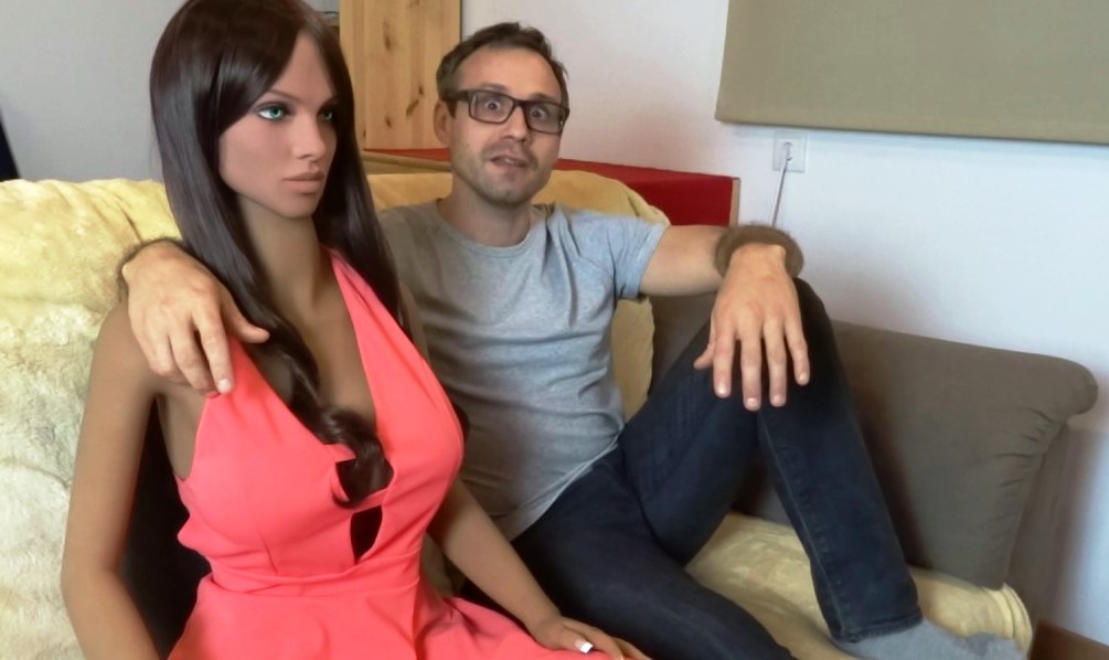 Samantha, la bambola robot che vuole le coccole [VIDEO]