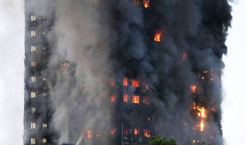 La polizia di Londra si augura che le vittime dell'incendio alla Grenfell Tower siano meno di 100: a dirlo è il comandante della operazioni, Stuart Candy, che non ha voluto dare indicazioni sulle stime fatte dalle autorità sui morti ma spera che il numero non sia 