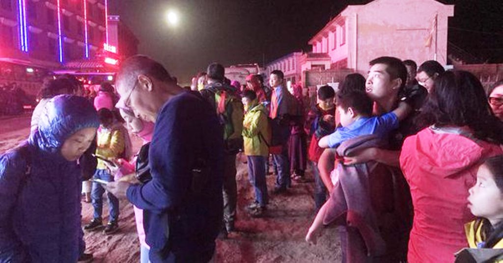 Cina, terremoti violentissimi: decine di morti e feriti [VIDEO]
