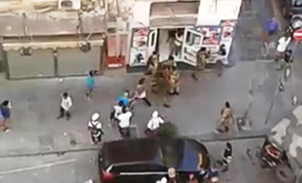 Shock a Napoli, immigrati aggrediscono militari italiani [VIDEO]
