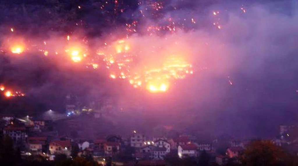 Incendi senza fine: Piemonte in ginocchio. Evacuate centinaia di persone, boschi in fiamme per migliaia di ettari