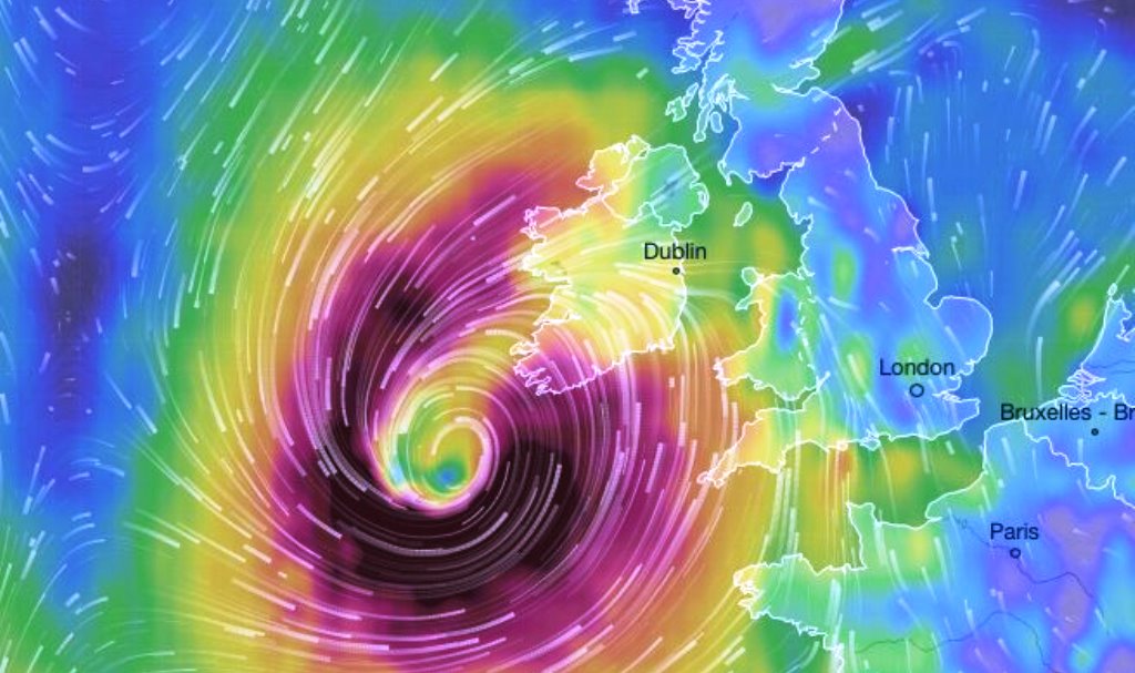 Terrore Ophelia: l'uragano colpisce in pieno l'Europa. Molti i danni. E ci sono vittime