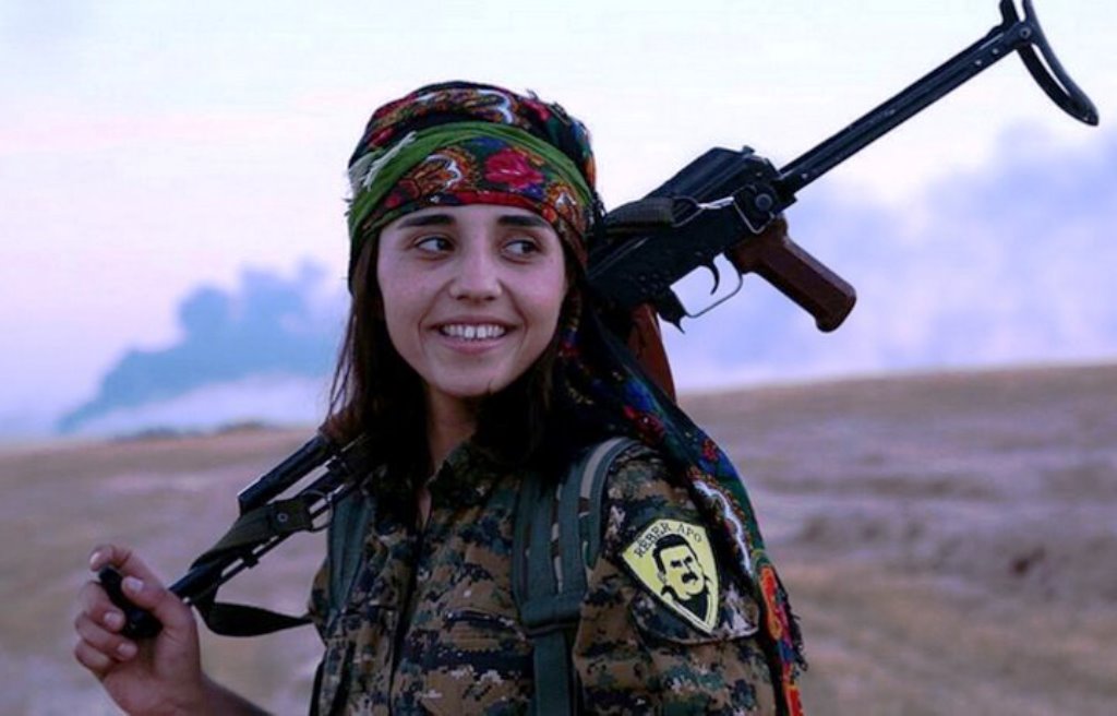 Siria: ore contate per l'Isis, Raqqa liberata dai curdi. Foreign fighters in fuga