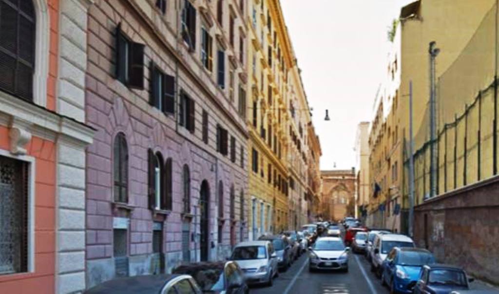 Shock a Roma, ragazzo di 13 anni precipita a scuola e muore