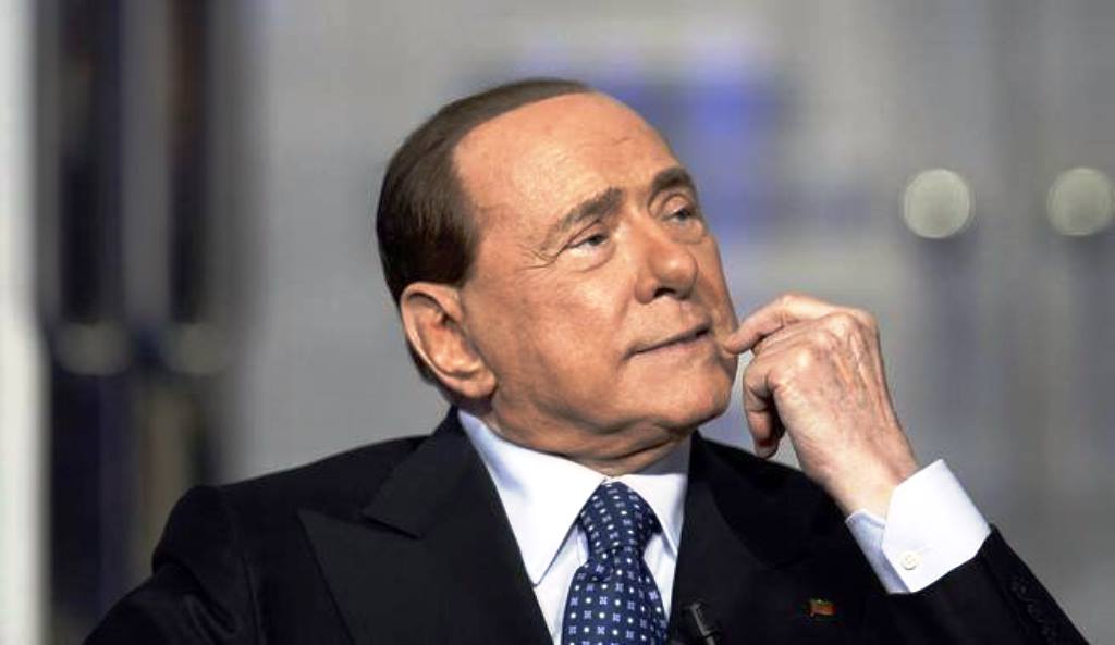 L'ex presidente del Consiglio Silvio Berlusconi è stato rinviato a giudizio a Siena con l'accusa di corruzione in atti giudiziari.