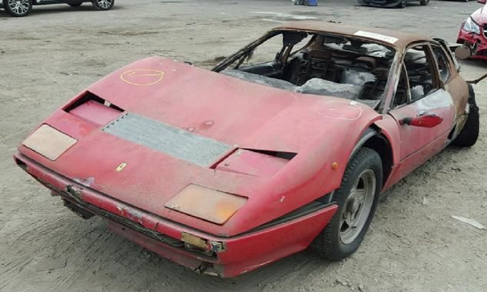 Ferrari 512 BB venduta a un prezzo bassissimo, ma è distrutta!