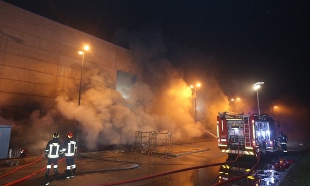 Panico a Rovigo, incendio al multisala: spettatori in fuga, in 15 all'ospedale