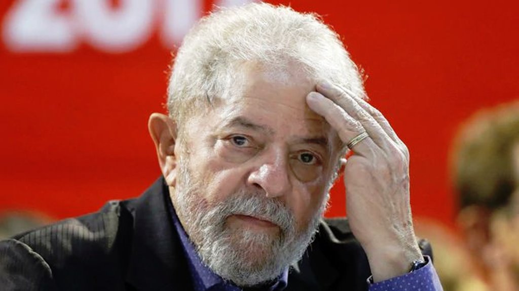 Brasile sotto shock, ultimatum all'ex presidente Lula: 