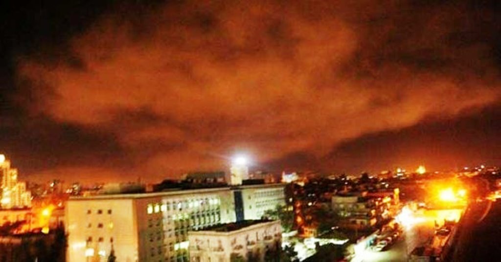 Guerra in Siria, Usa Gb e Francia attaccano: missili su Damasco. E Trump va in Tv