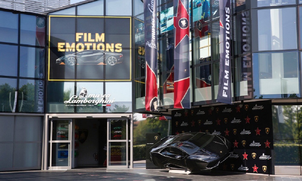 Lamborghini, da The Italian Job a Batman: i bolidi del cinema in mostra