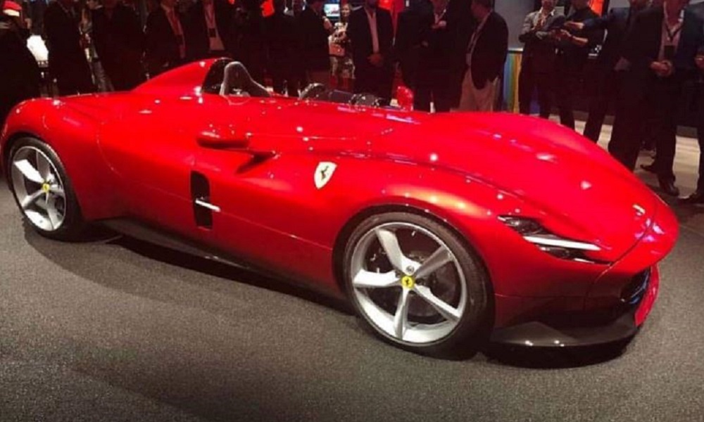 Ferrari svela Monza SP1 e SP2, le supercar più potenti di sempre