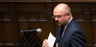 Il senatore del Pd Enrico Borghi lascia il partito di Schlein per Italia Viva