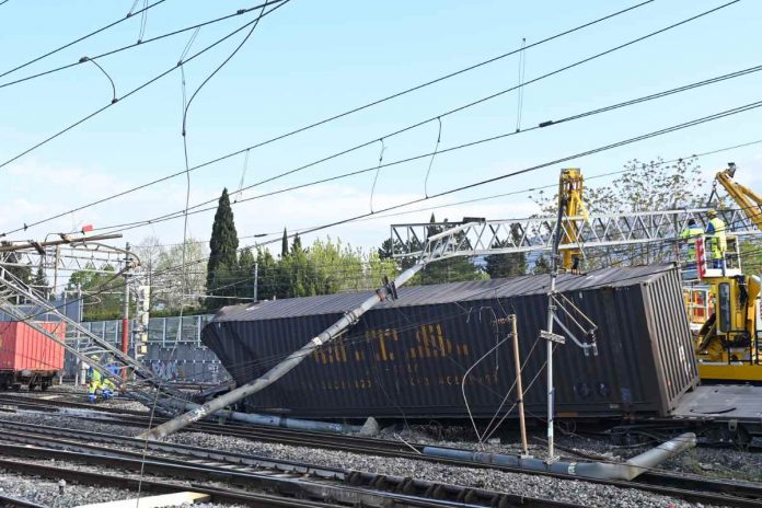 Treno merci deragliato a Firenze velvetnews.it 20230420 Ansa Foto Un treno merci è deragliato a Firenze, ritardi e cancellazioni in tutta Italia
