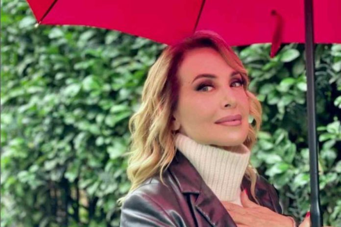 barbara d'urso commossa gesto fan