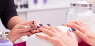 nail art mandorla russa