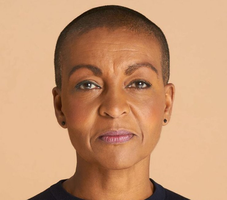 Adjoa Andoh attacca la Famiglia Reale