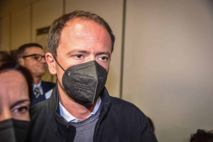 Alberto Genovese Alberto Genovese si è sposato mentre era ai domiciliari: cos'ha deciso la Procura generale