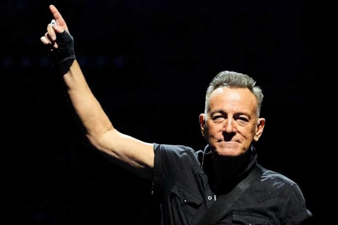 Bruce Springsteen Il maltempo e le polemiche non fermano Bruce Springsteen: confermato il concerto a Ferrara