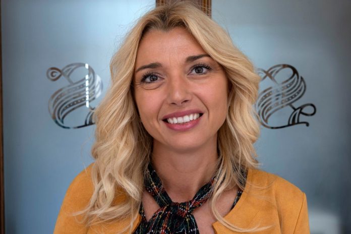 Elena Murelli (Lega) Decreto lavoro, l'intervista di Velvet News alla senatrice della Lega Elena Murelli