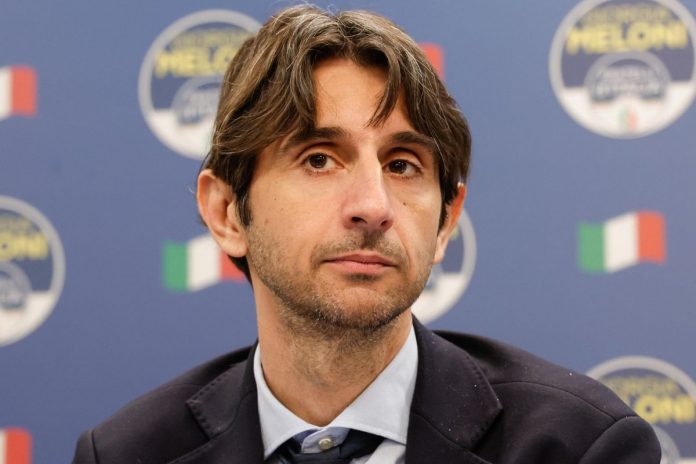 Giovanni Donzelli (FdI) FdI rimuove Antonio Di Vietri dall'incarico di segretario di Lavello: cosa è successo