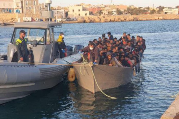 Migranti, quasi mille sbarchi a Lampedusa nelle ultime ore