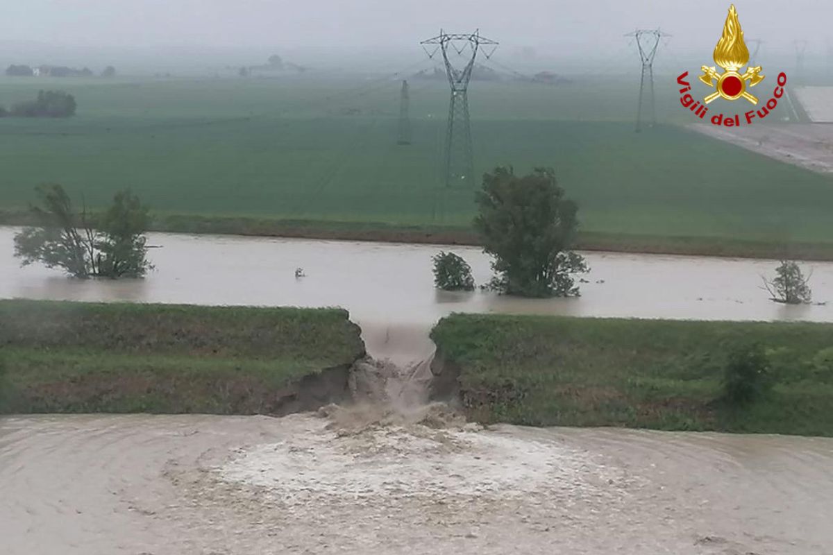 Maltempo in tutta Italia, allerta rossa in Emilia Romagna: la situazione