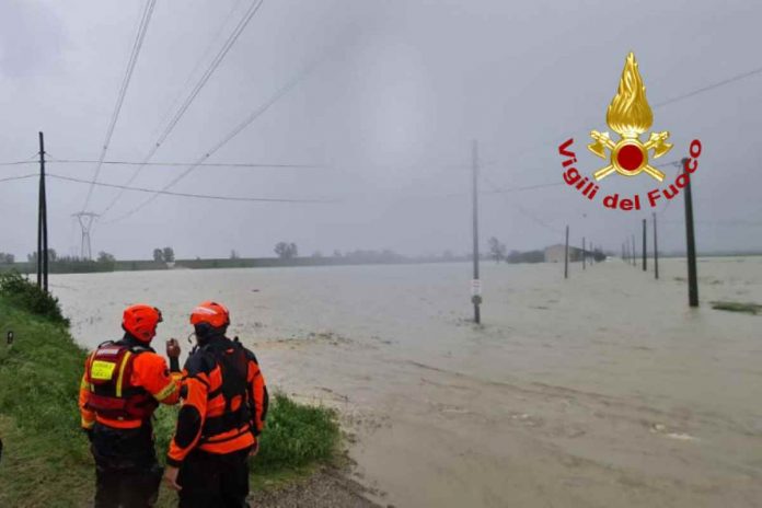 Maltempo in Emilia Romagna Maltempo in tutta Italia, allerta rossa in Emilia Romagna: la situazione