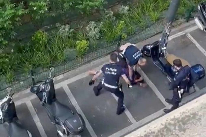 Milano, agenti picchiano una donna: il video che fa discutere