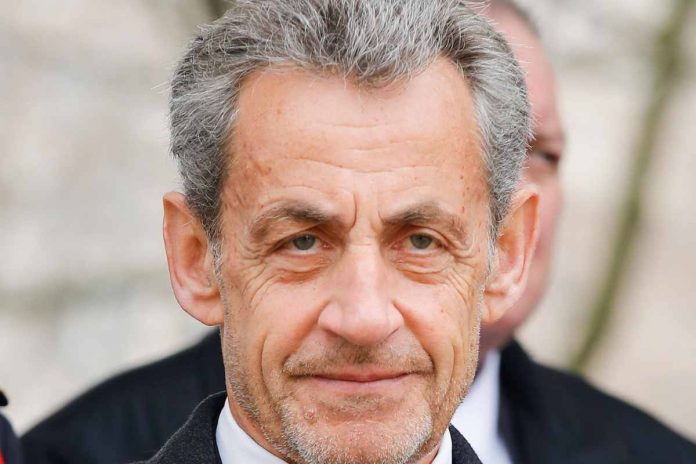 Nicolas Sarkozy Corruzione e traffico di influenza: l'ex presidente francese Sarkozy condannato a 3 anni