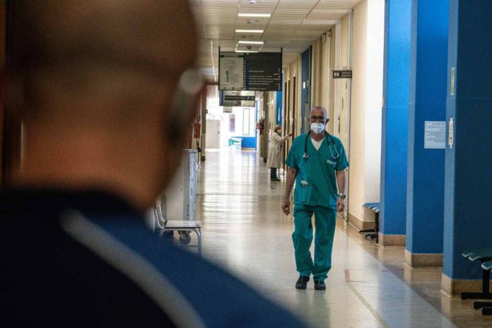 Covid, finisce l'emergenza, ma le regole restano: quali sono