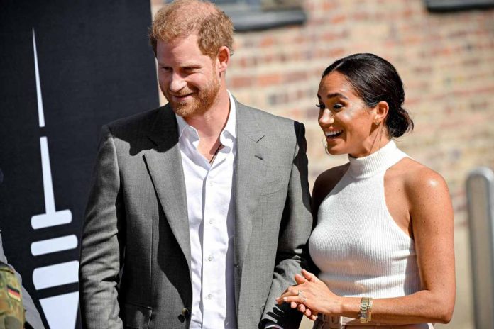 Principe Harry duchessa Meghan Markle Harry e Meghan inseguiti dai paparazzi:
